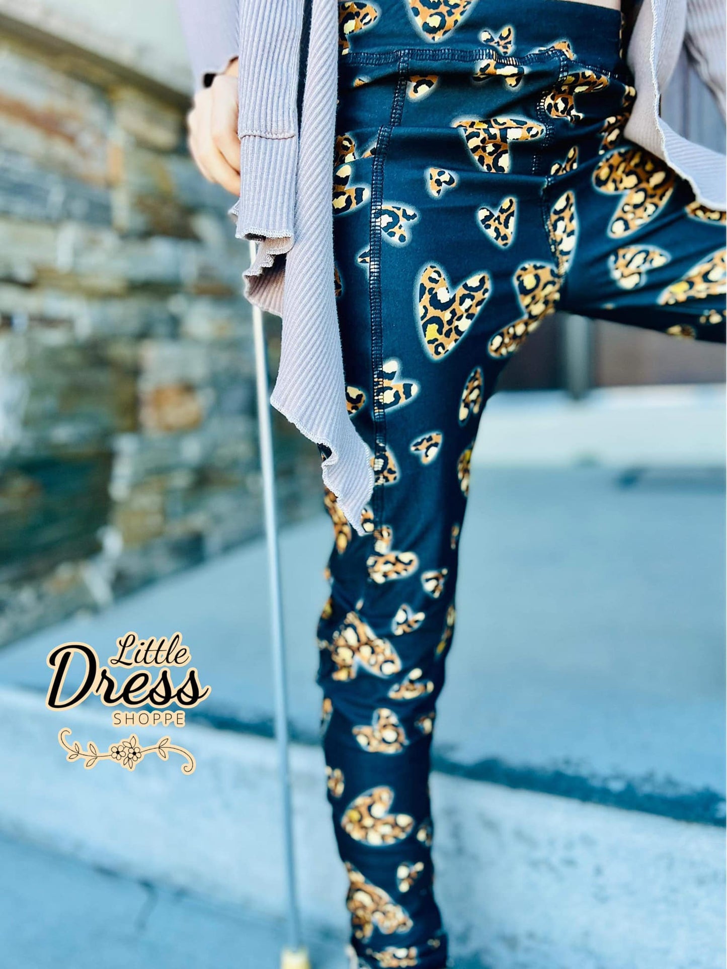 Leopard Heart Pocket Leggings